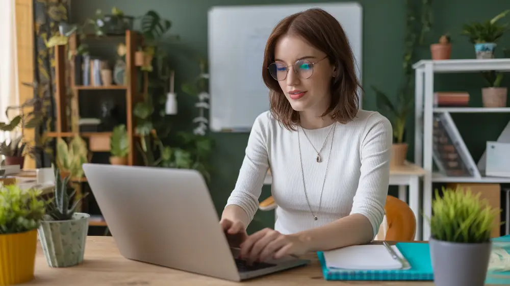 Asmuo aktyviai ieško informacijos ir pildo paraišką, nes nori gauti paskolą palankiomis sąlygomis.