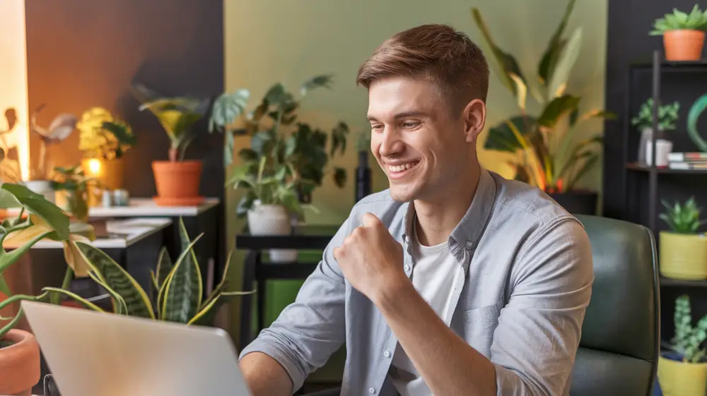 Vartotojas ieško kreditorių, teikiančių paskolas ne darbo dienomis.